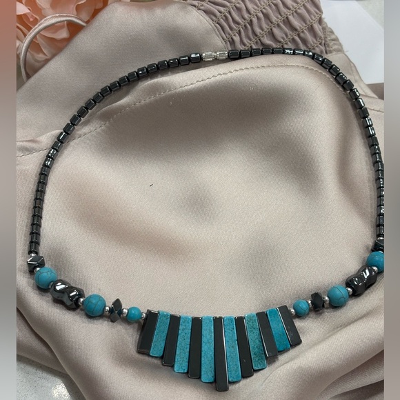 Vintage Turquoises and Hematite Stone choker necklace. - Picture 4 of 6